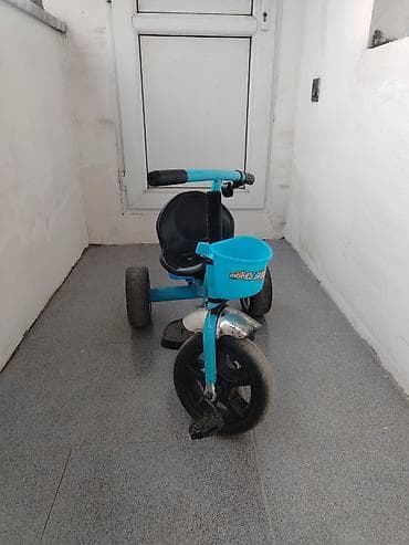 robot oyuncaqlar: Uşaq üçtəkərli velosipedi - Rəng: mavi - Ön səbət və arxa yük qutusu — 1