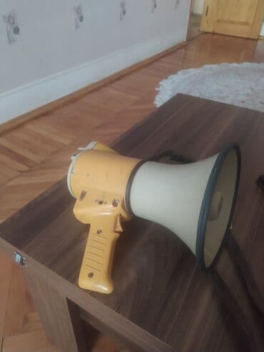 заказать модель машины: Səsgücləndirici, SSSRİ istehsalıdır. 12 voltla işləyir və ya 8 ədəd — 3