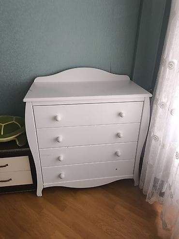 gence qapilari: Oğlan və qız üçün, Beşik, Komod — 2