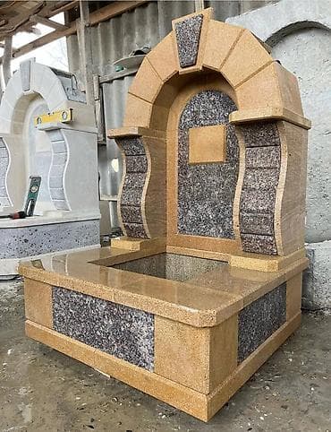 mezar daşları sekiller: Qumtaşı və qranitdən hazırlanmış məzar abidəsi - Material: sarı tonlu — 3