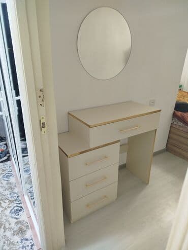 komputer masası: Yeni, Güzgülü, Türkiyə — 1