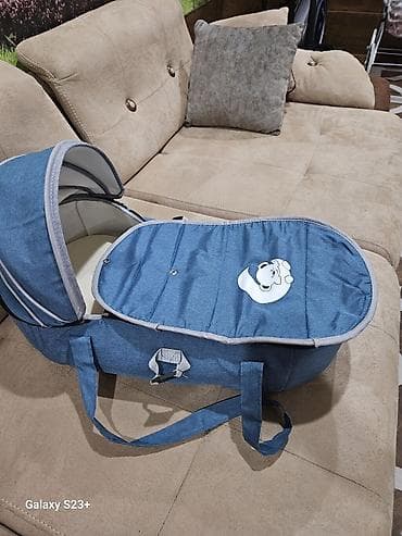 1 yaş: Çıxarıla bilən beşikli araba, Yaş: <1 ay — 1