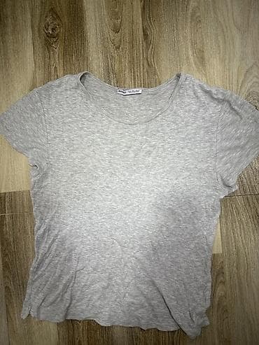 Şəxsi əşyalar: Boz rəngli qısaqoll T‑şört - Model: klassik, dairəvi (crew neck) — 1