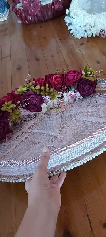 iplerin qiymeti: Şirni xoncasi bol ciceklərlə bəzədilmiş. Dekorativ məqsədlər üçün — 7