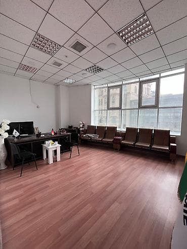 Daşınmaz əmlak: 28 May metrosunun yaxınlığı, AF biznes mərkəzinin 5-ci mərtəbəsində — 2