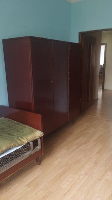 kiraye ev hovsanda: Kirayə verilir: işıqlı, müstəqil planlı mənzil. Xüsusiyyətlər: - — 7