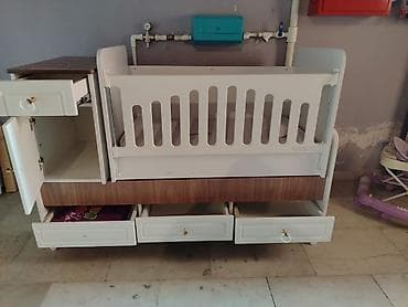Oğlan və qız üçün, Dördbucaq, Beşik, Dəstsiz, Matras ilə, Yellənmə mexanizmsiz