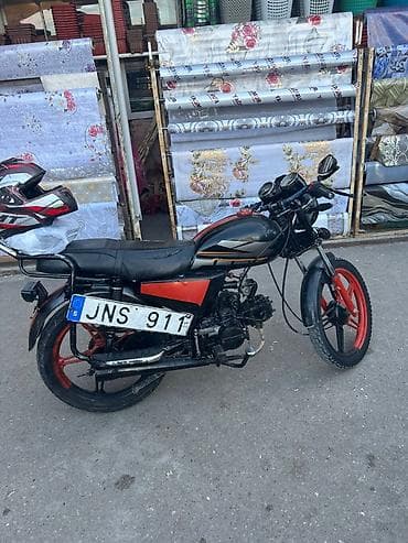 moped model: Moped/mototsiklet satılır – şəhərdaxili gediş-gəliş üçün praktik — 1
