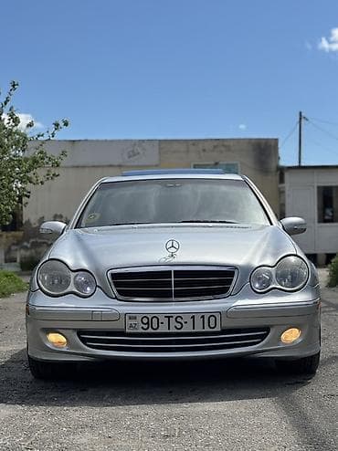 Mercedes-Benz C-Class: 2.5 l | 2006 il Sedan