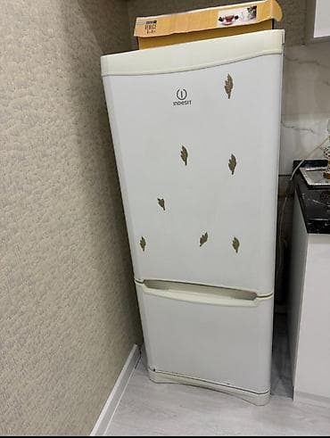 İçki texnikası: 2 qapılı Indesit Soyuducu Satılır, rəng - Ağ — 1