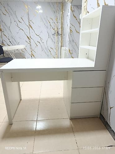 Новый, Стол для маникюра