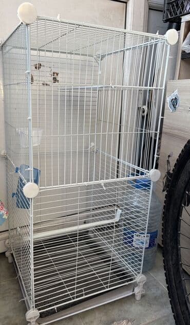 Yemlər: Quş qəfəsi – geniş və funksional model Ölçülər: - Hündürlük: 78 sm — 5