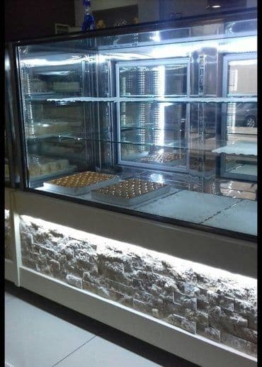 mağaza vitrinləri: Vitrinlər şirniyyat vəya çörək üçün vitrinlər və vitrin — 4