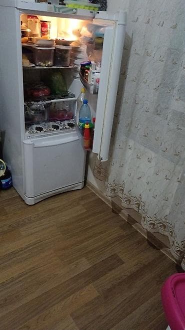 Ağ rəngli iki kameralı soyuducu - Üstdə əsas soyutma bölməsi, altda — 4