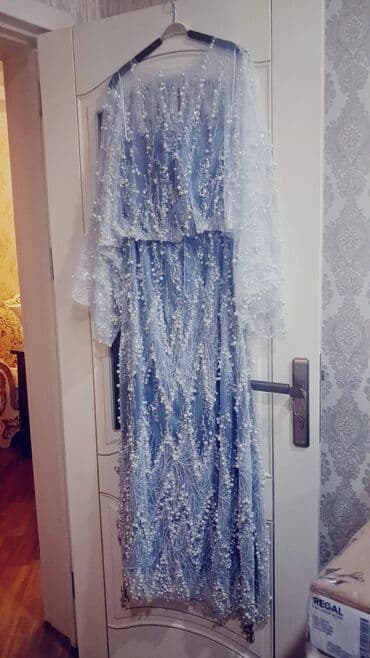 nişan paltarları: Xüsusi dərzi ilə işlənilib, hazırlanıb. cəmi 1 dəfə geyinilib, 600 AZN — 2