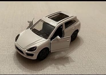 oyun maşını: Qara rəngdə metal oyuncaq SUV model avtomobil - Realistik dizayn — 3