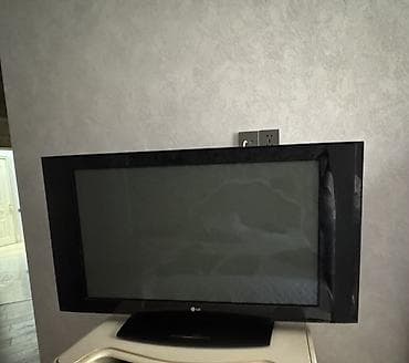 LG markalı düz ekran televizor satılır. Ekran ölçüsü təxminən 50 lalafo.az -da LG markalı düz ekran televizor satılır. Ekran ölçüsü təxminən 50