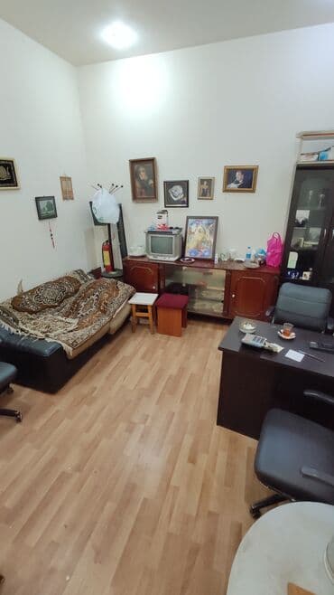 lalafo azərbaycanda ticarət, iş və mənzil axtarışı üzrə ən böyük servisdir: Şəhərin mərkəzində obyekt təcili satılır,ünvan Azərbaycan prospekti — 10