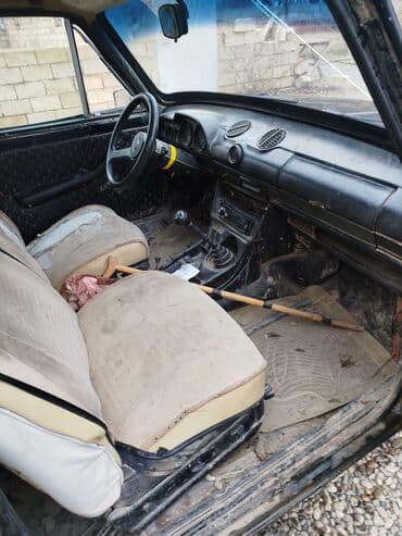 продажа бу авто в азербайджане: VAZ 2106 sedan Xüsusiyyətlər: - Kuzov: qara rəng, klassik 2106 ön — 2
