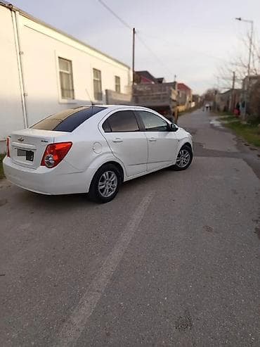 4 teker: Chevrolet Aveo: 1.4 l | 2012 il 240000 km Sedan — 3