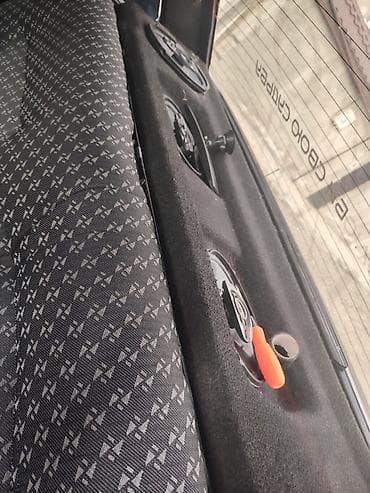 lada vaz kuza: Avtomobil: Sedan, 4 qapı, bordo rəng Marka/model: (şəkildən görünən) — 10