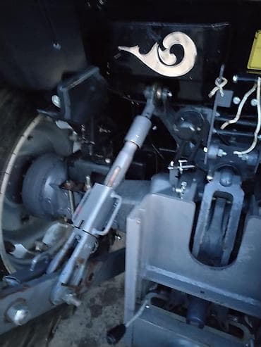 2107 arxa stoplar: Massey Ferguson traktor - Güclü ön ox və iri protektorlu təkərlər – — 7