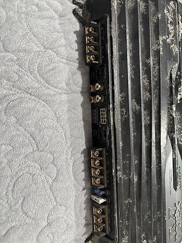 Maqnitofonlar: Sony Xploid 600W uslitel Her bir kanalı işləkdir ustada olmayıb — 3