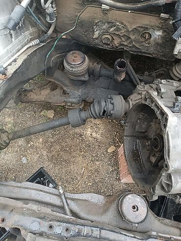 mazda rx 8: Seat Toledo: 1.9 l | 1997 il 300000000 km Sedan — 5