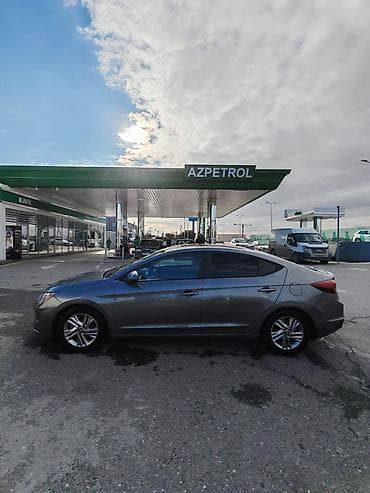 hyundai xg: Hyundai Elantra sedan - Korpus: 4 qapılı sedan, boz (metallik) rəng - — 3
