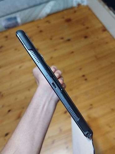 tablet 2 el: Planşet + qapaqlı üzlük - Ekran: təxminən 10 düym, parlaq şüşə panel — 3