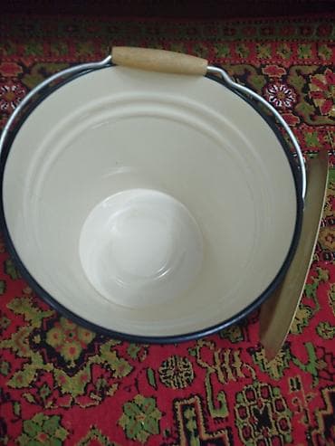 profil dəmir: Emallı dəmir vedrə və 2 ədəd emallı dərin qab Vədrə: - Həcm: 12 litr — 2