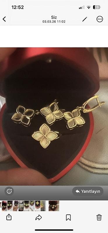 Dəstə daxildir: Sırğa lalafo.az -da Dəstə daxildir: Sırğa