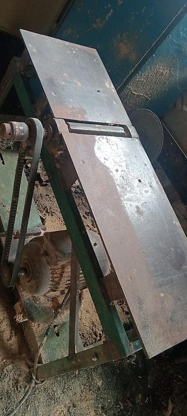 freyzer aparati: Ağac emalı üçün stasionar dəzgahlar komplekti - Frez dəzgahı (üst — 7