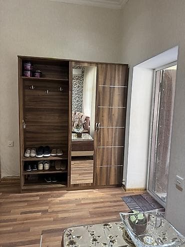 kamp stolu: 3 qapılı, Güzgülü, Qəhvəyi, Digər material, Açılan, Düz dolab — 2