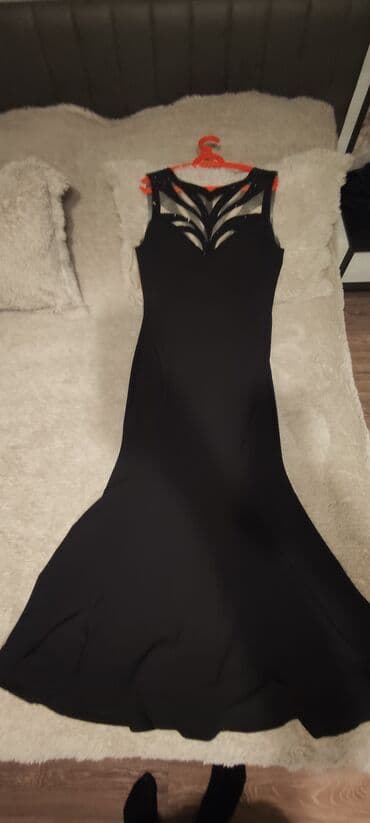 hörümçək adam paltarı: Toy libasi.Bir defe geynilib. 100 man
Razmeri 42/44 — 6