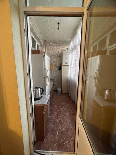 8 mikrorayon: Binəqədi rayonu,Azadlıq metrosu yaxınlığı,8 mkr,18 mərtəbənin,15-ci — 5