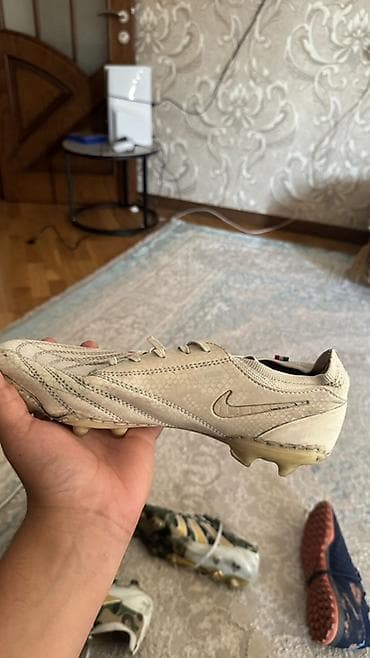 адидас: Nike Tiempo Legend futbol butsaları
Alinib 120 azn e — 5