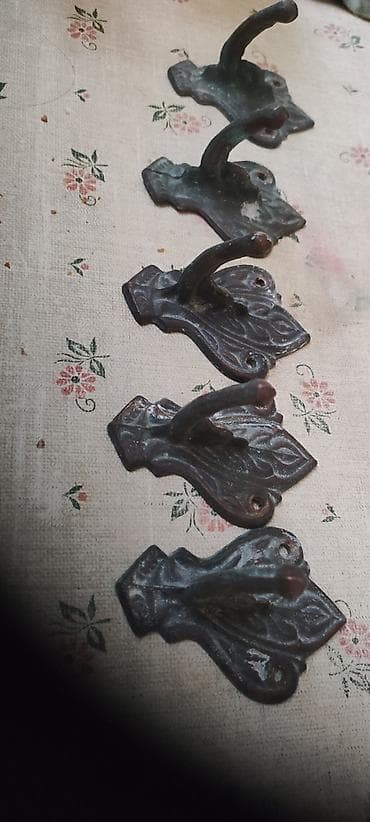 Diqqət təcili Sovetdən qalma qədim asılqankar.1 ədədi 15 man 5 ədəd