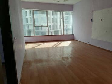 киоск в аренду: 160kv 1 boöyük zal, 3 otaq, 2 duşavoydan ibarətdir. Af mall-ın 3-cü — 8