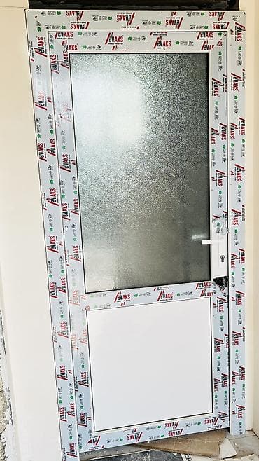 PVC qapı Yeni – Buzdu şüşəli model paroqsuz Ölçü 90/2m Rial alcı