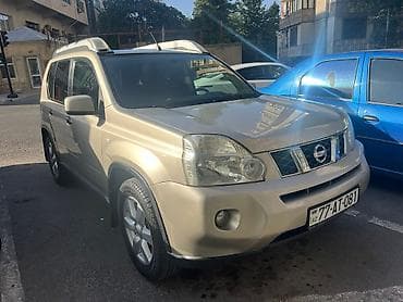 Avtomobil satışı: Nissan X-Trail SUV - Krossover/SUV, gümüşü rəng - Güclü ön radiator — 1