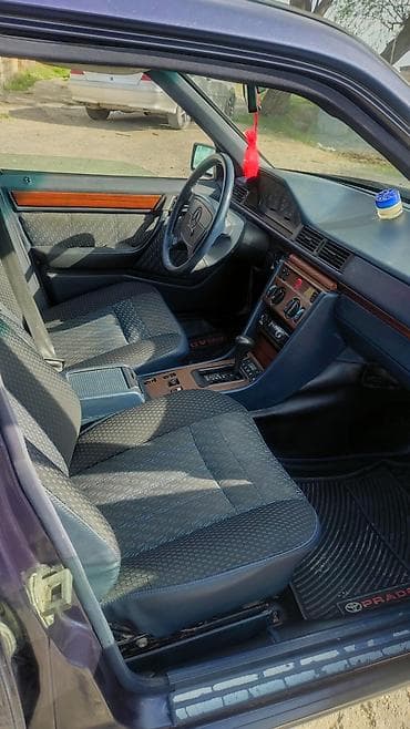 ilkin odəniş 2000 azn avtomobil: Mercedes-Benz W124: 2.2 l | 1995 il Sedan — 7