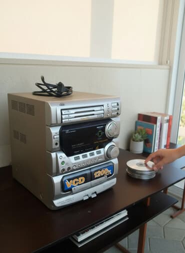 yupiter yp 333: Jvc musiqi mərkəzi yaponiya istehsalı işlək vəziyyətdə aux qirişi var — 1