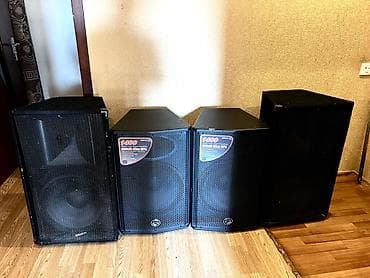 dınamık: Səhnə və tədbirlər üçün 4 ədəd peaker sistemi - 2 ədəd Wharfedale Pro — 3