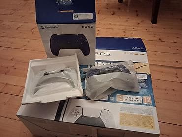 ps5 controller: Ps5 Slim. 2 ədəd pultu var. 1 illik plas vaxdına hələ var. Fikri ciddi — 1