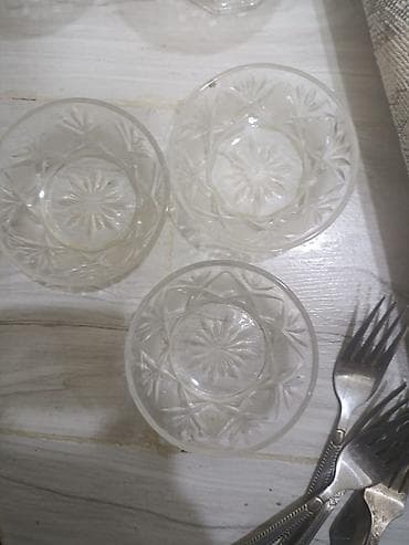 yumurta bezeyi: Mətbəx dəsti – qarışıq qab-qacaq və alətlər Tərkib: - Çəngəl və — 4