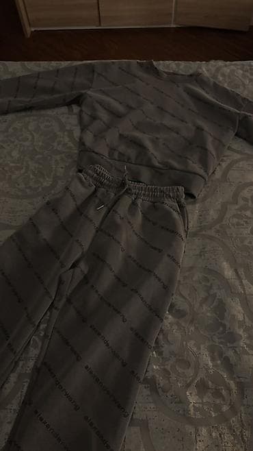 Alexander Wang qadın kostyumu Brend: Alexander Wang 	•	Növ: Qadın