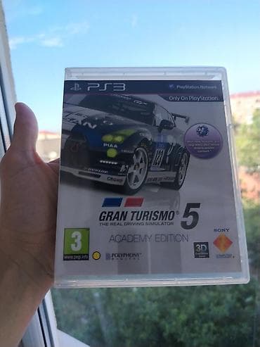 Salam playstation ev şəraitində istifadə olunub təmiz və səliqəlidir — 5