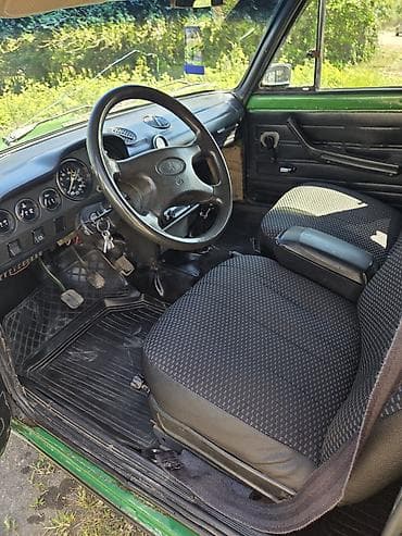 13 disk: VAZ 2102 universal, yaşıl rəngdə, dam yük rəfi ilə. Xüsusiyyətlər: - — 4