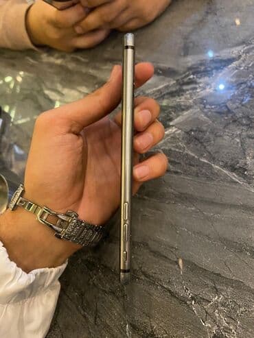 iphone 8 plus qiymeti irşad: IPhone 8 Plus, Qara, Barmaq izi, Qırıq — 3